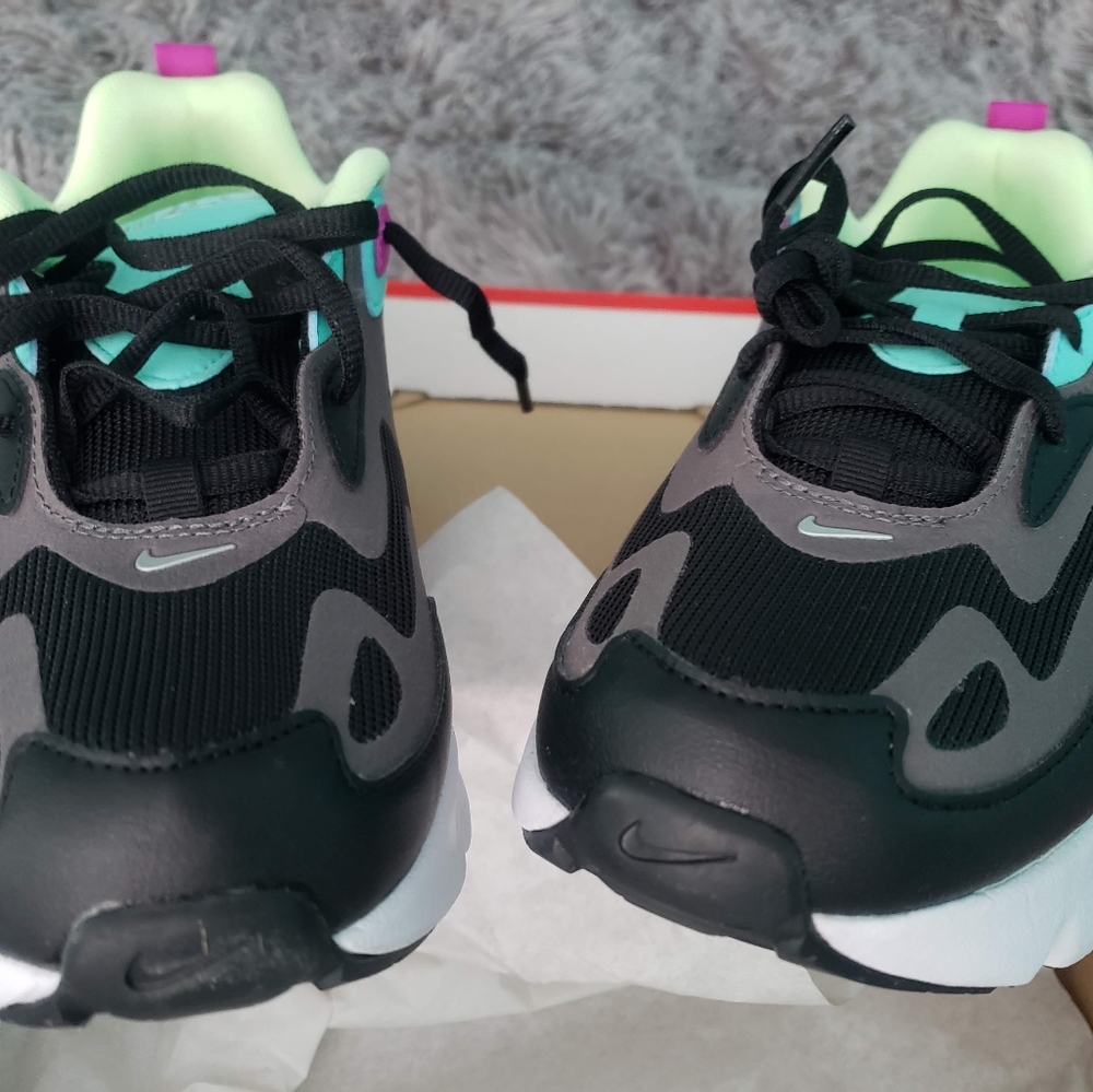 NIB NIKE AIR MAX 200 BLACK PURPLE BLUE NEON